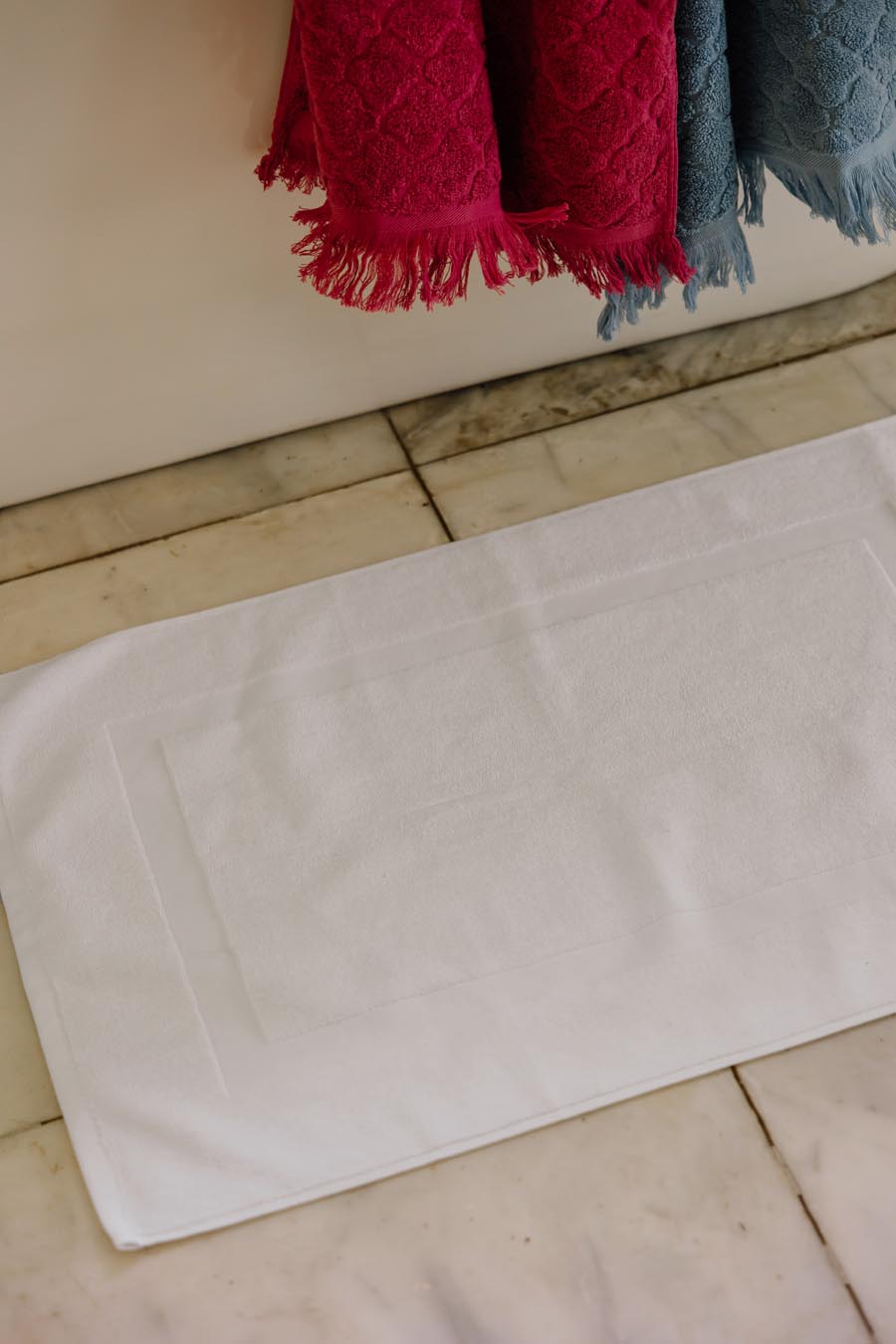 Single Border Bath Mat 900 GSM