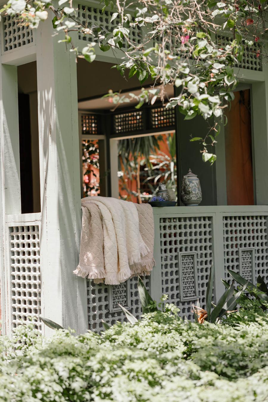 Trifle Jacquard Towel 600 GSM