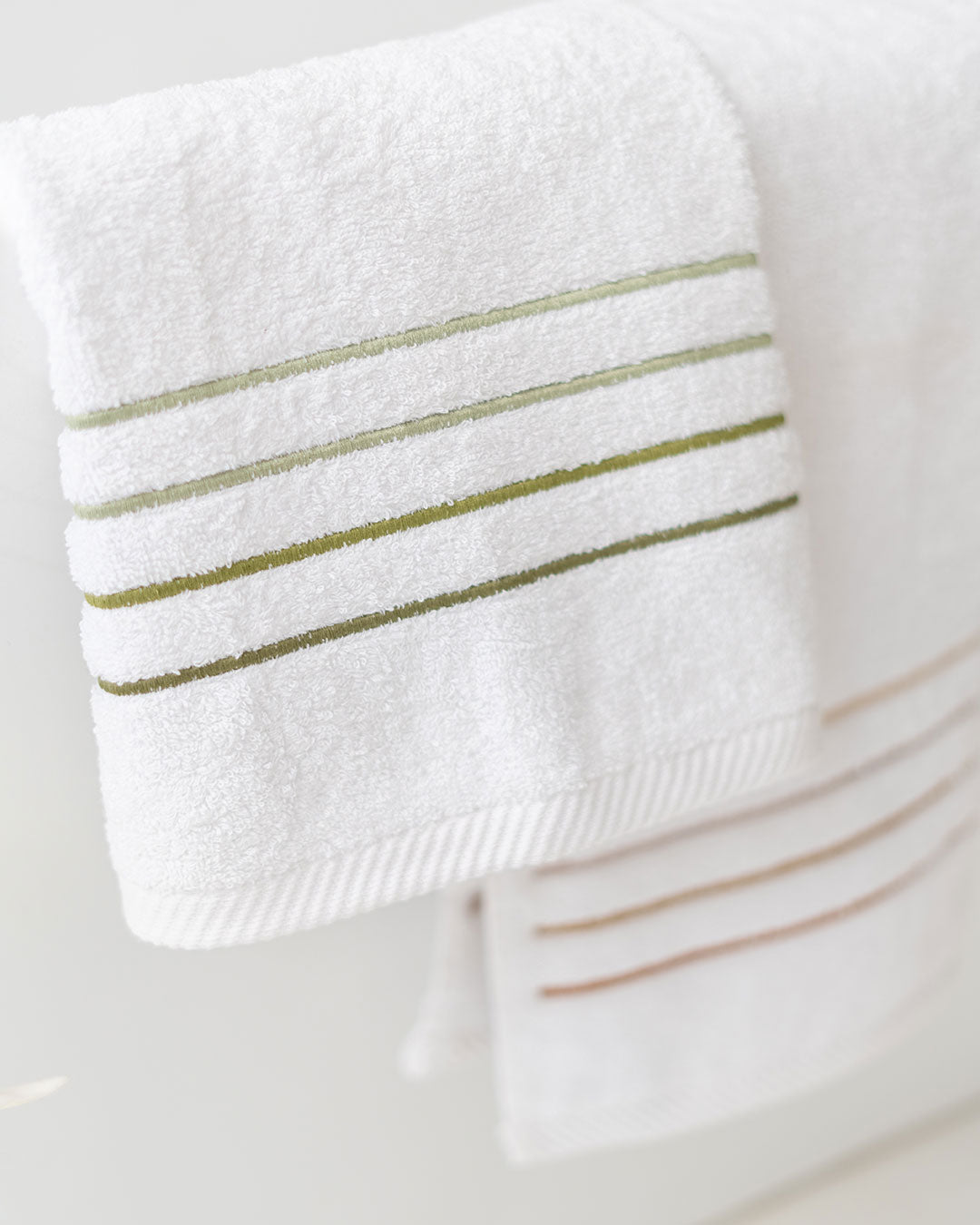 فوطة وش قطن ١٠٠٪ مطرزة