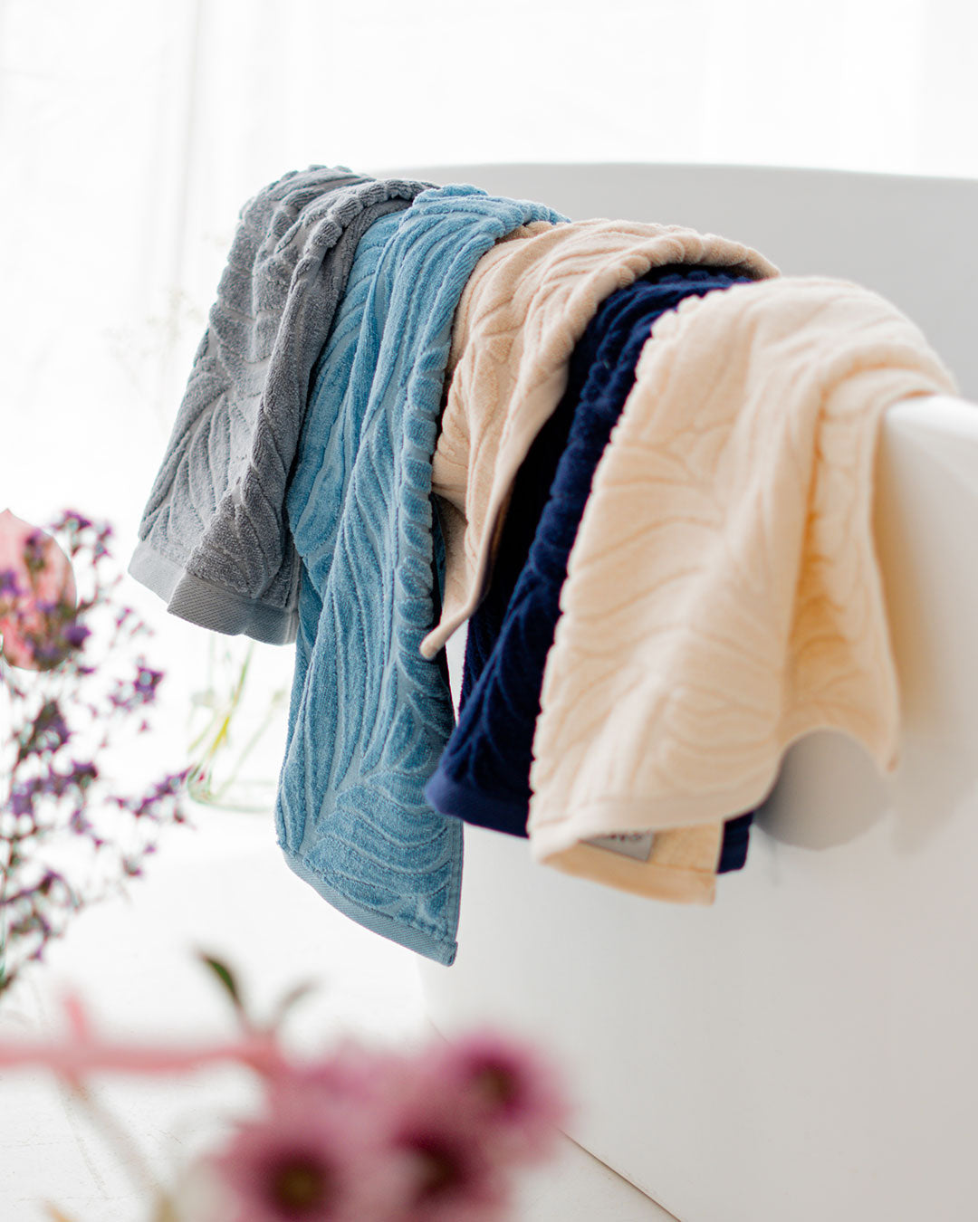 Vine Jacquard Towel 600GSM