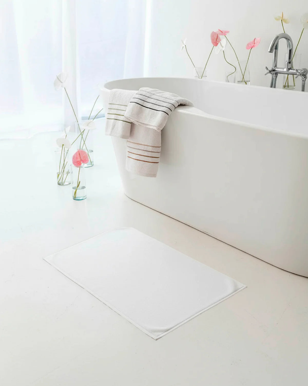 Plain Bath Mat 720 GSM