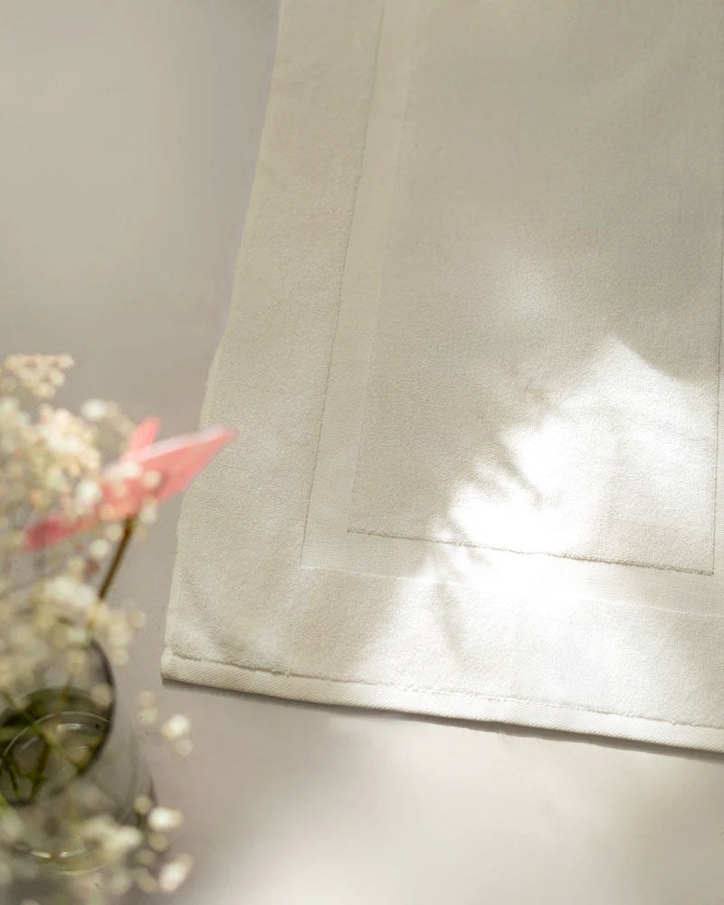 Single Border Bath Mat 900 GSM