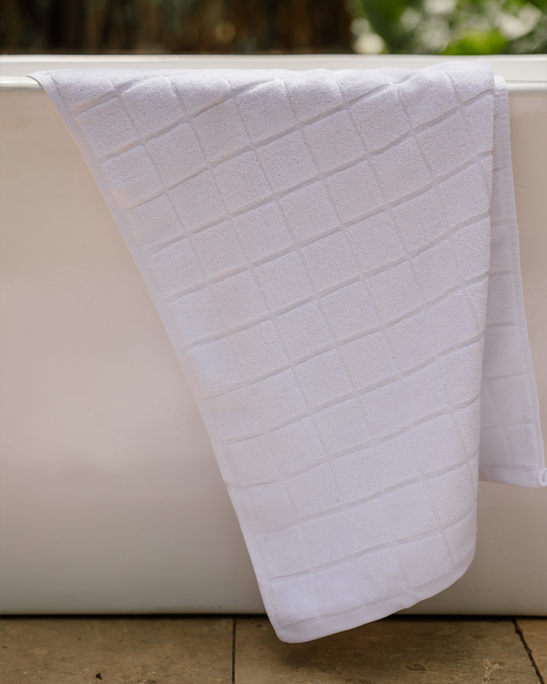 Grid Jacquard Towel 600 GSM (Outlet)