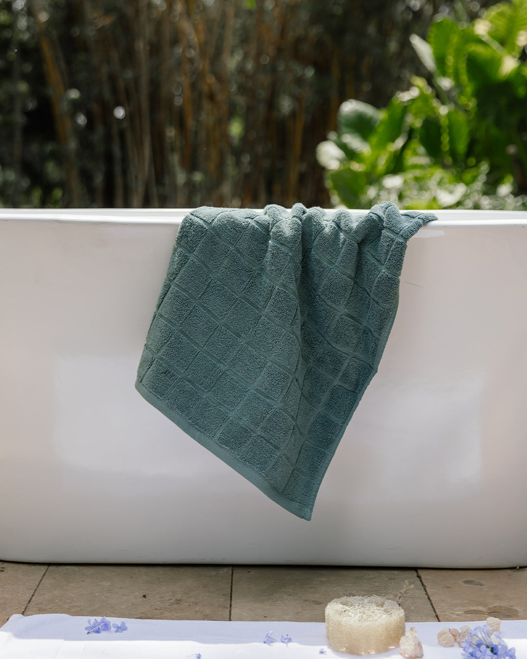 Grid Jacquard Towel 600 GSM (Outlet)
