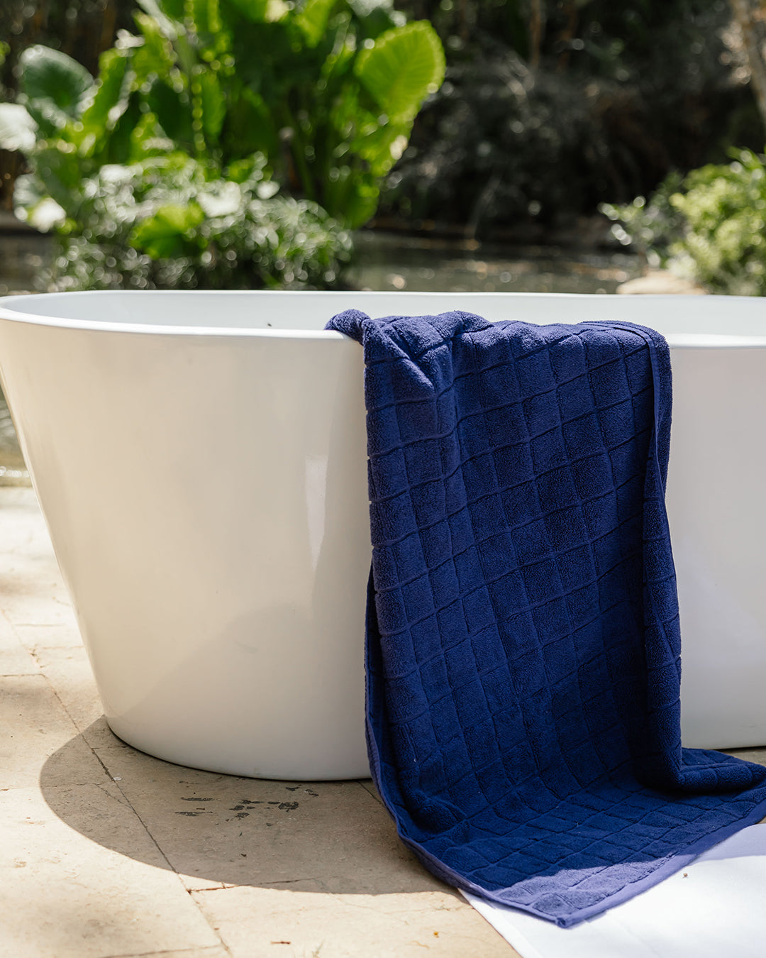 Grid Jacquard Towel 600 GSM (Outlet)