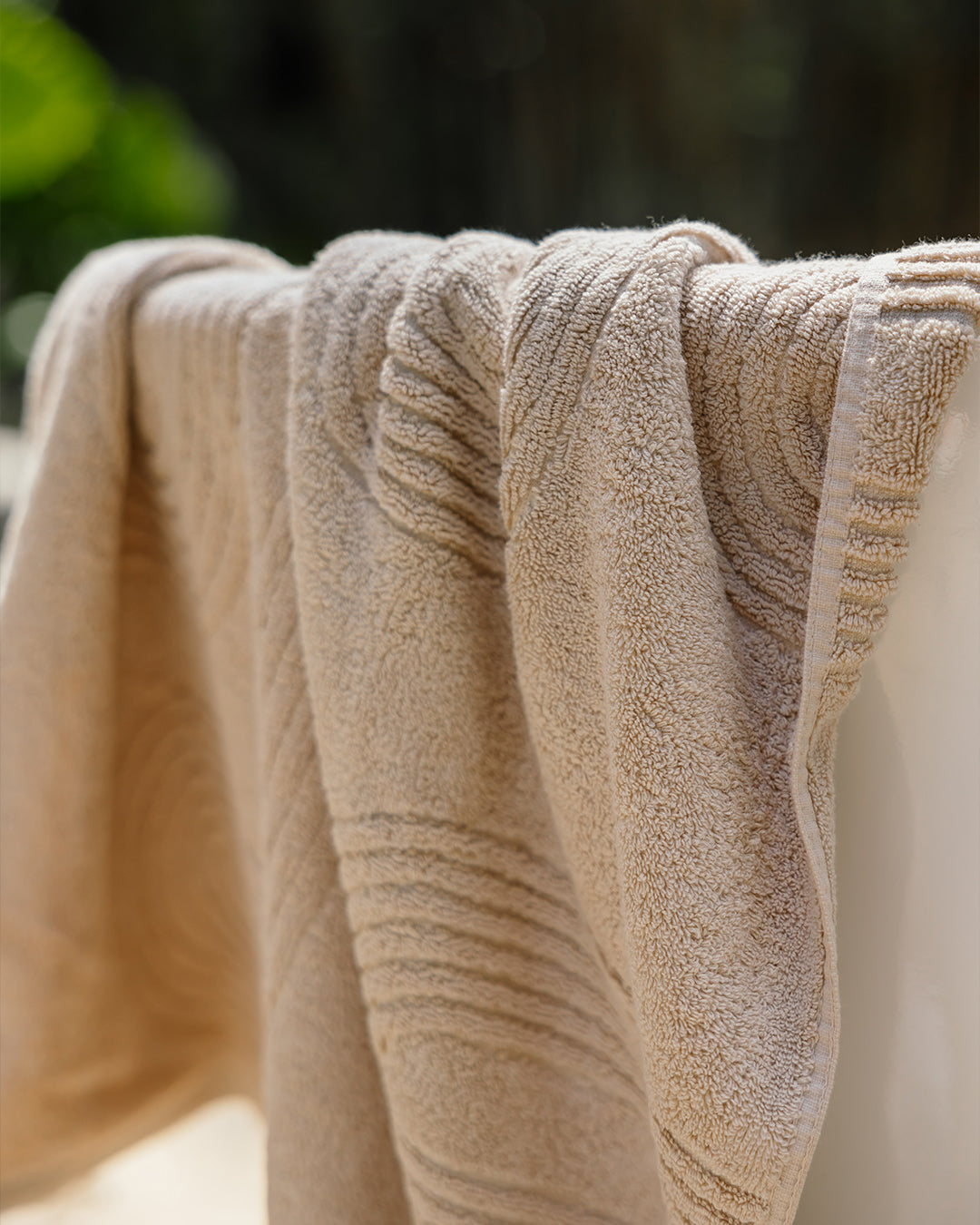 Zigzag Jacquard Towel 600 GSM (Outlet)