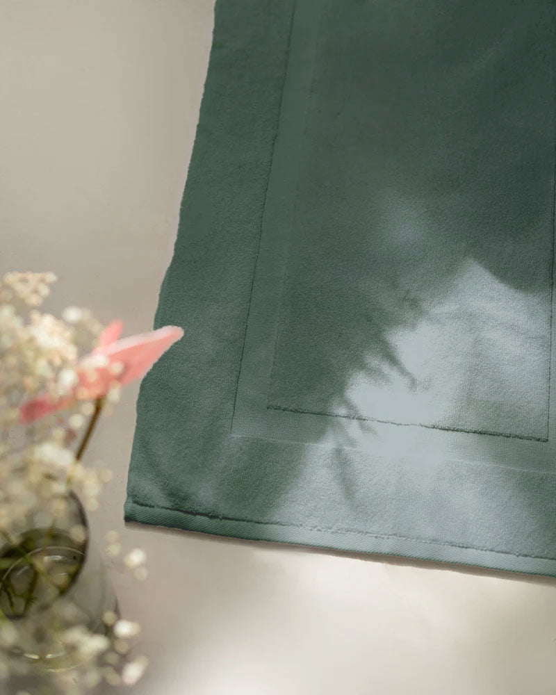 Single Border Bath Mat 900 GSM