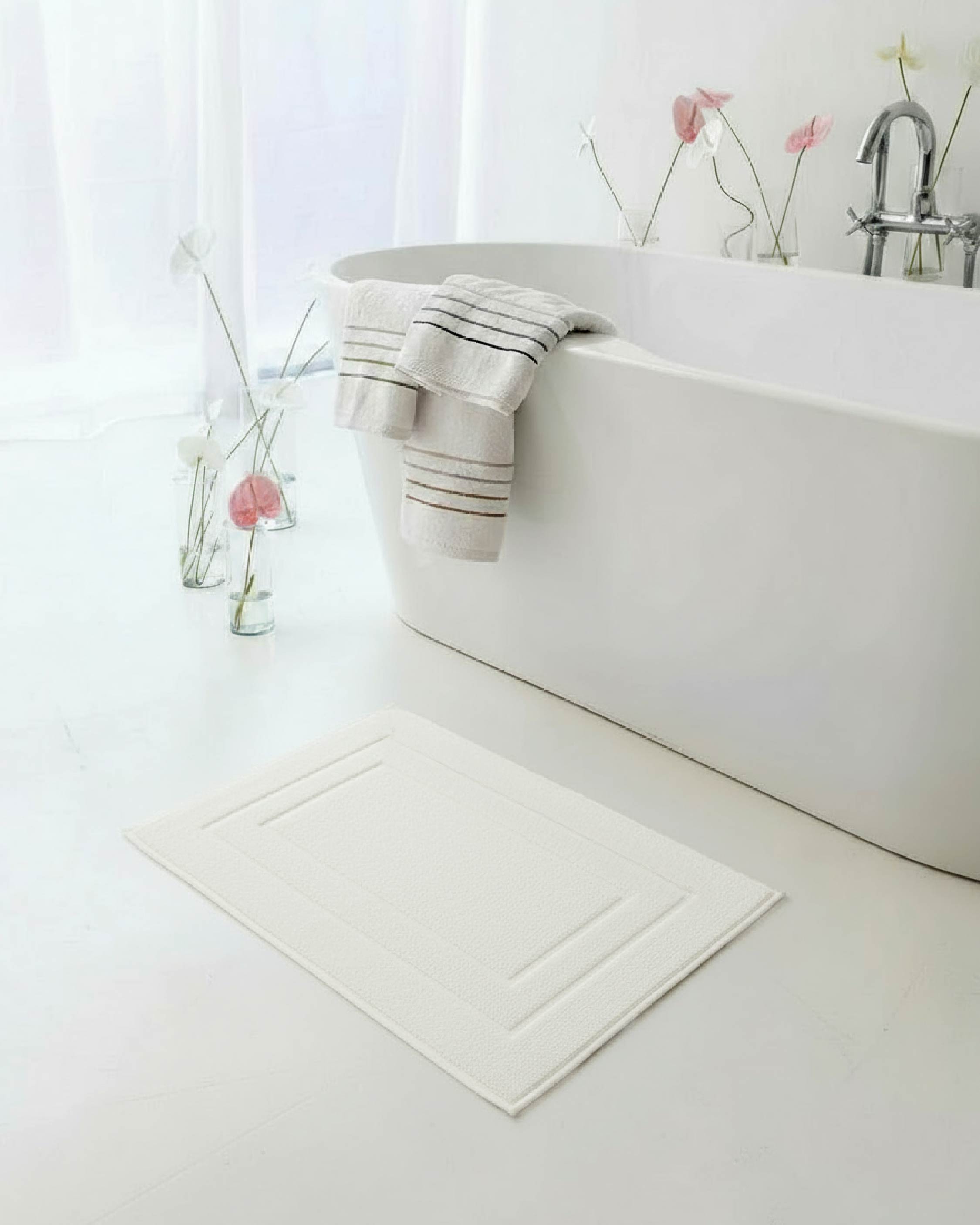 Classic Bath Mat 900 GSM