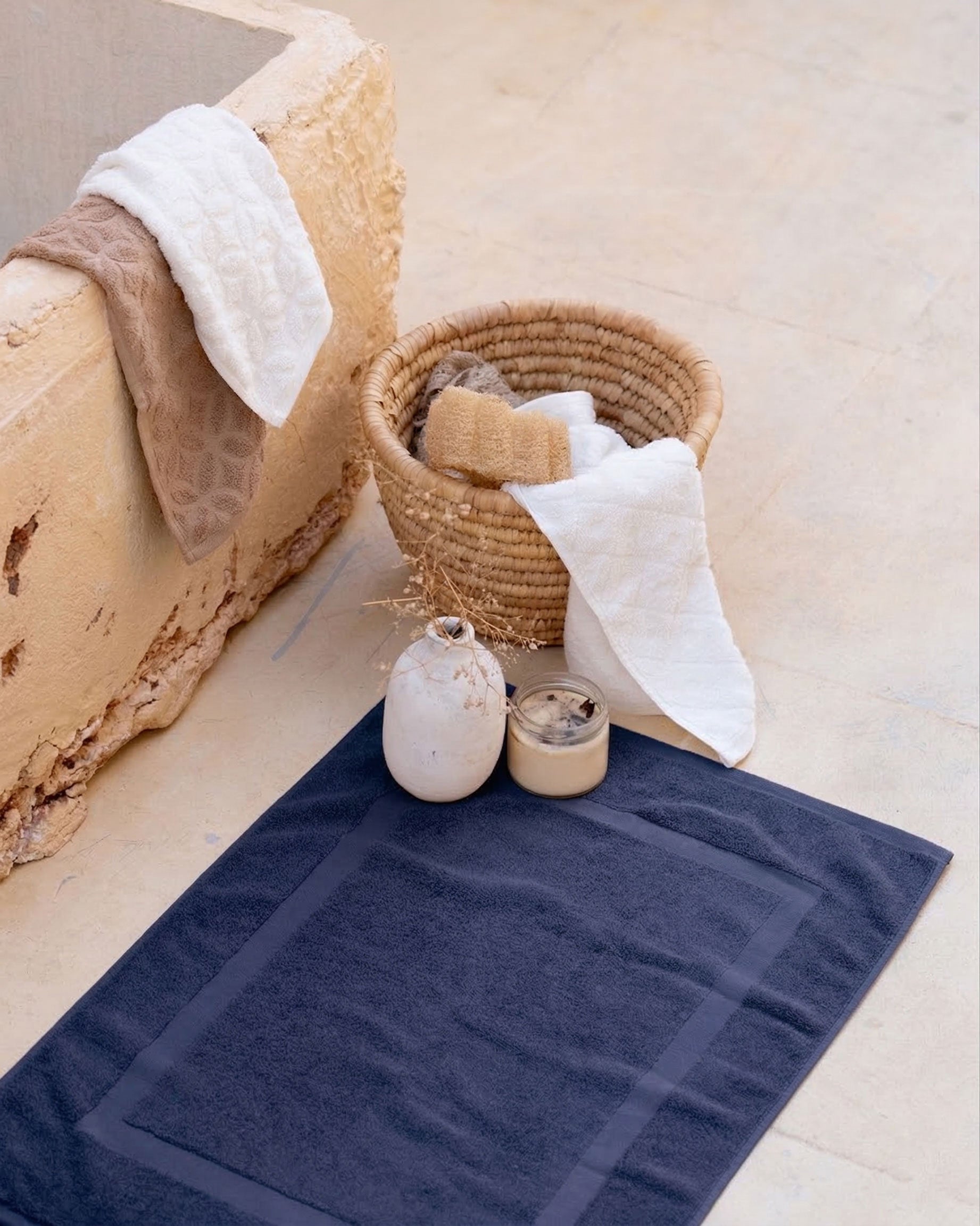 Single Border Bath Mat 900 GSM (Outlet)