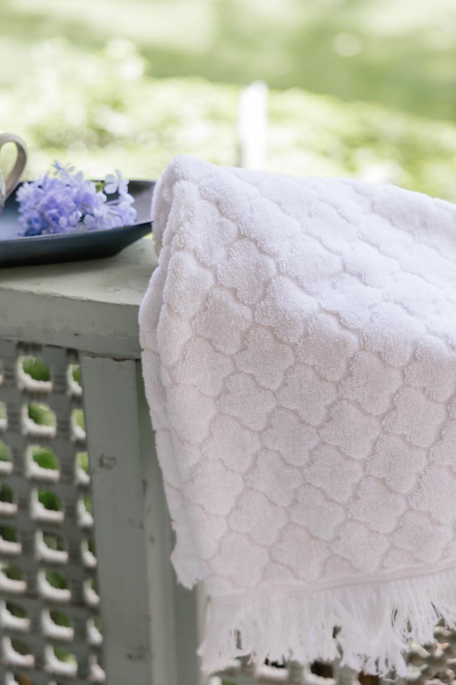 Trifle Jacquard Towel 600 GSM (Outlet)