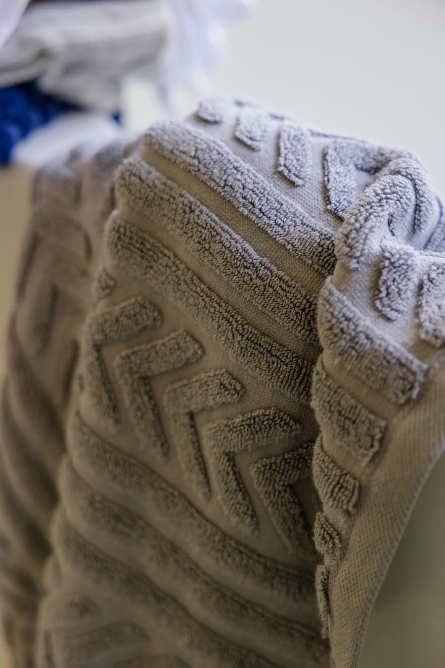 Streams Jacquard Towel 600 GSM (Outlet)