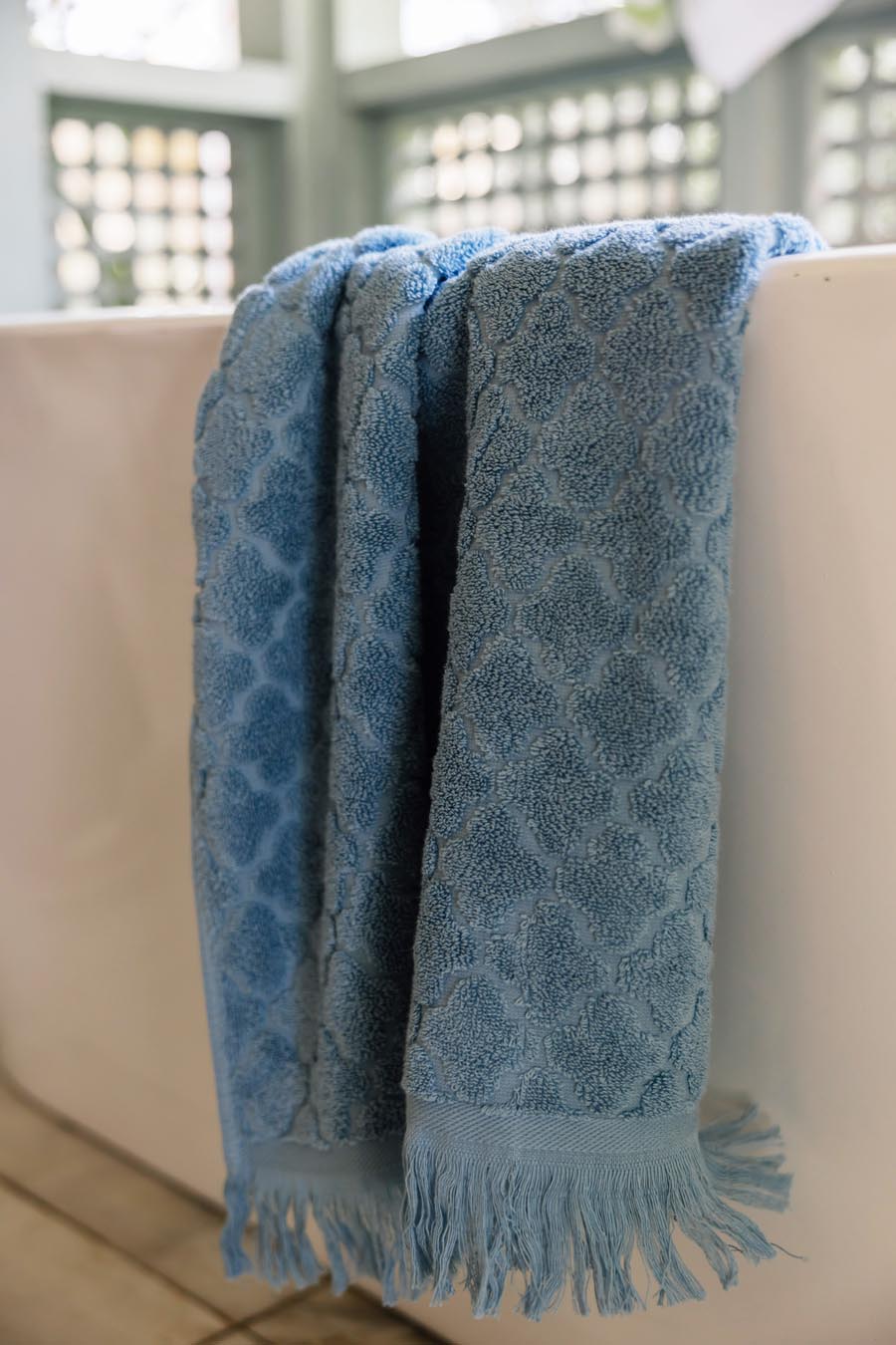 Trifle Jacquard Towel 600 GSM (Outlet)