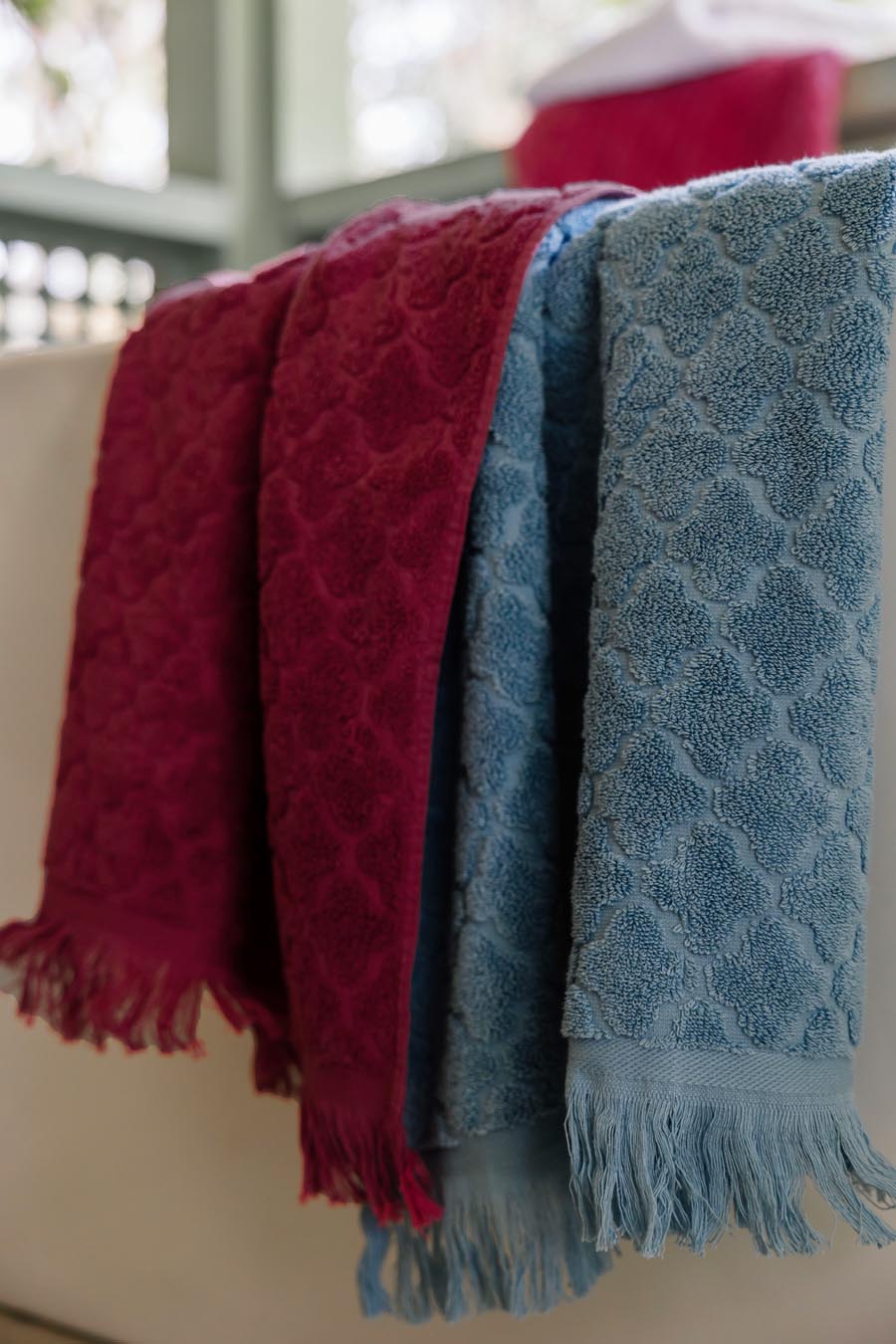 Trifle Jacquard Towel 600 GSM (Outlet)