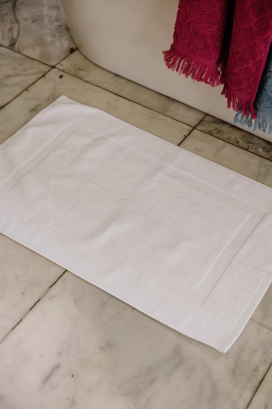 Single Border Bath Mat 900 GSM