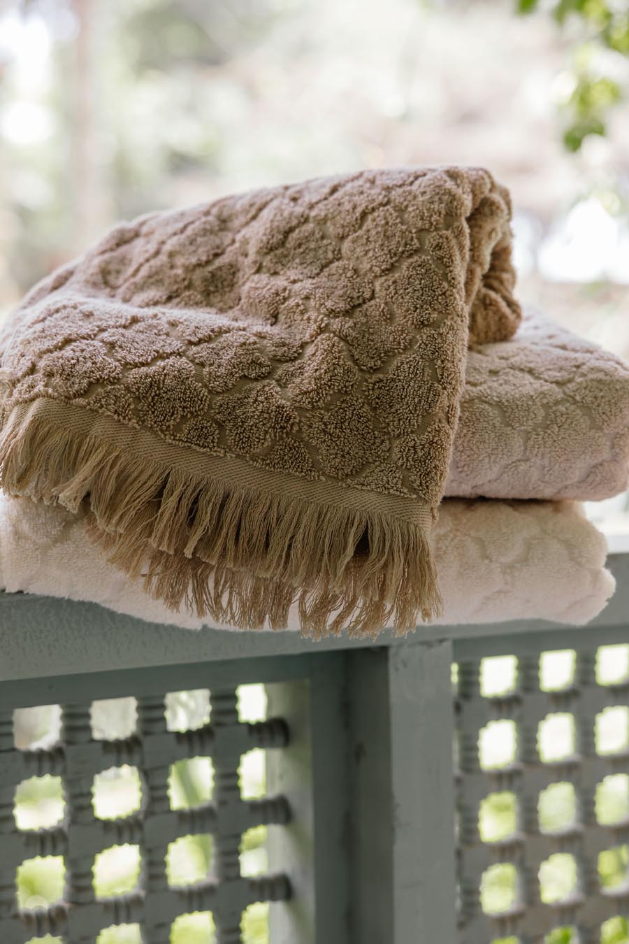 Trifle Jacquard Towel 600 GSM (Outlet)