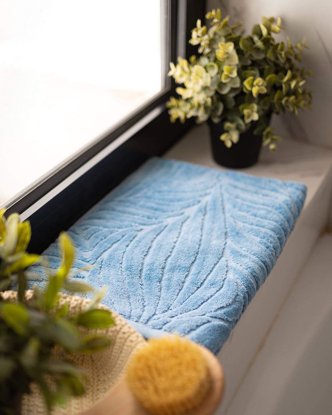 Vine Jacquard Towel 600GSM (Outlet)