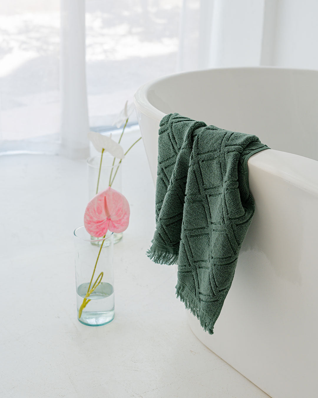 Delight Jacquard Towel 600GSM (Outlet)