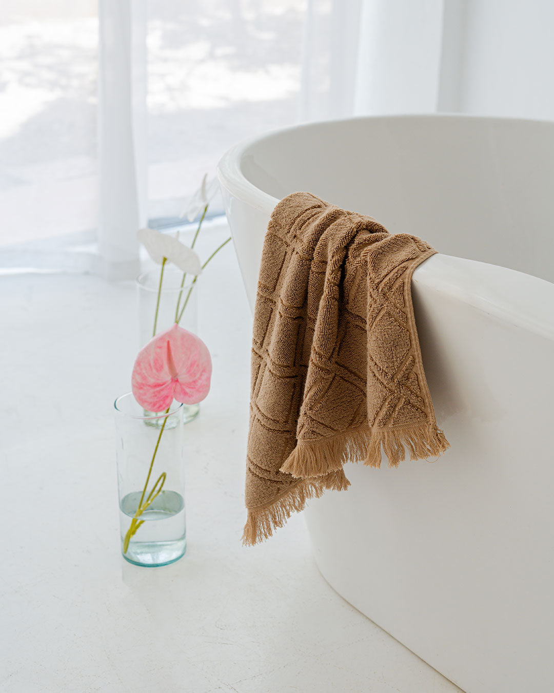 Delight Jacquard Towel 600GSM (Outlet)