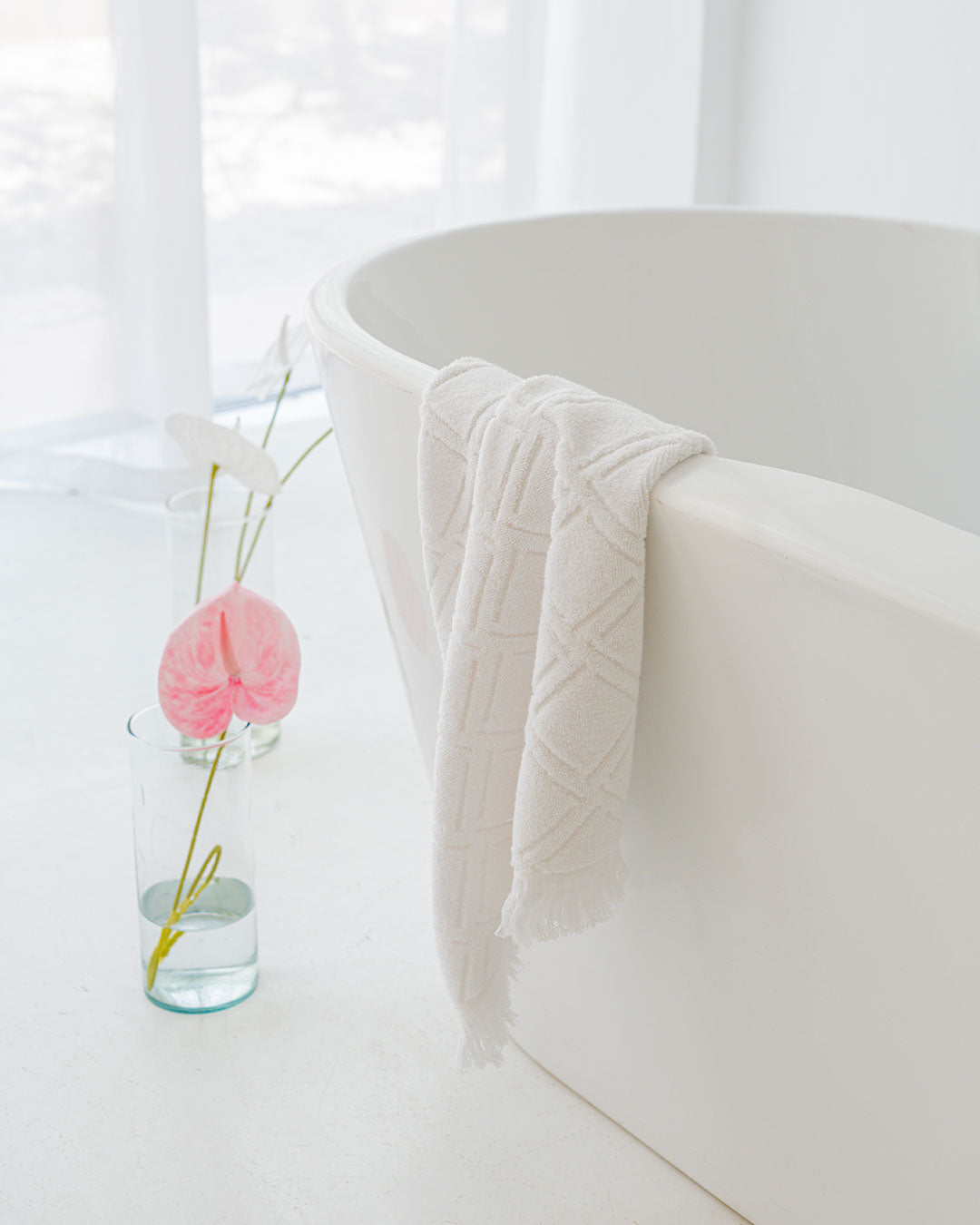 Delight Jacquard Towel 600GSM (Outlet)