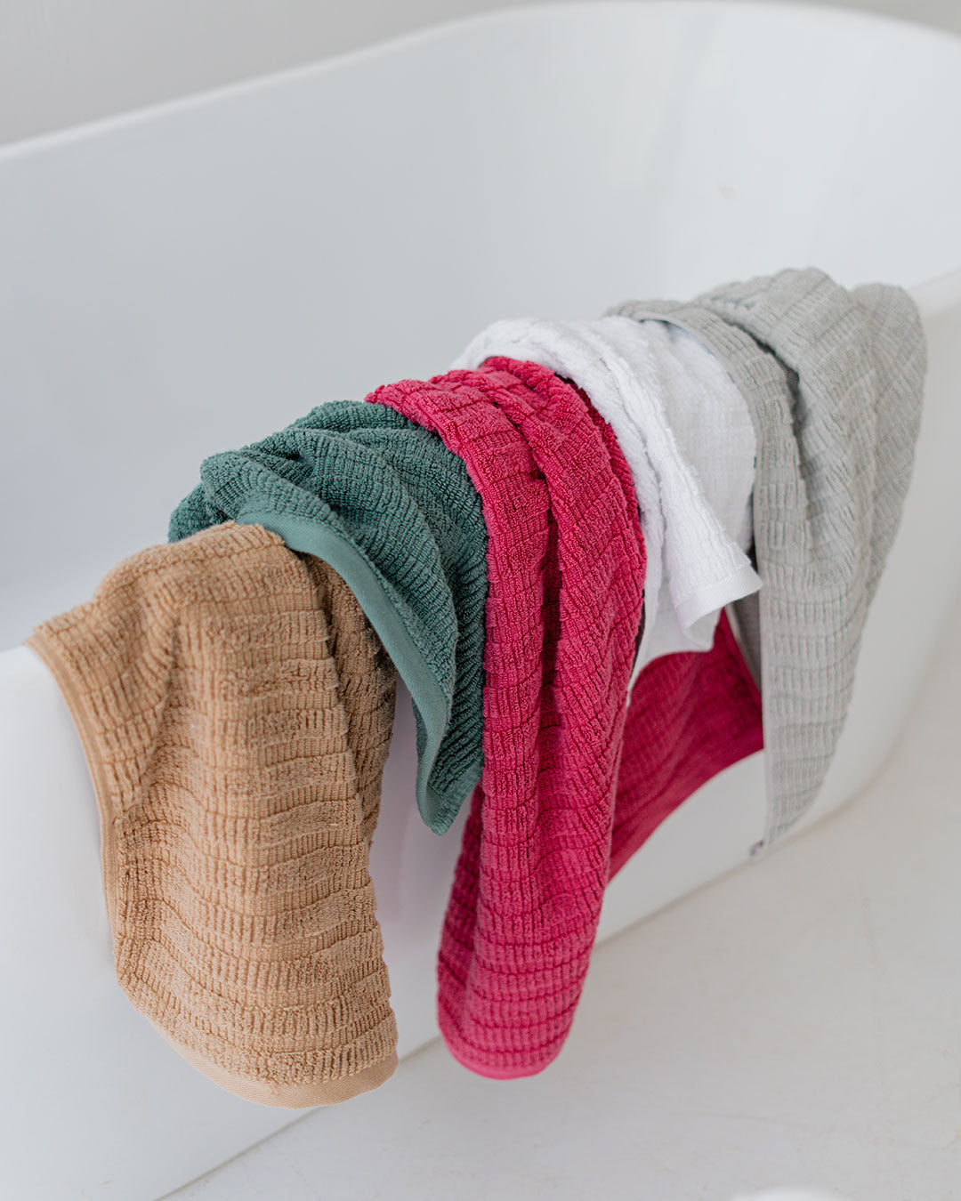 Soft Ribbed Jacquard Towel 600 GSM (Outlet)