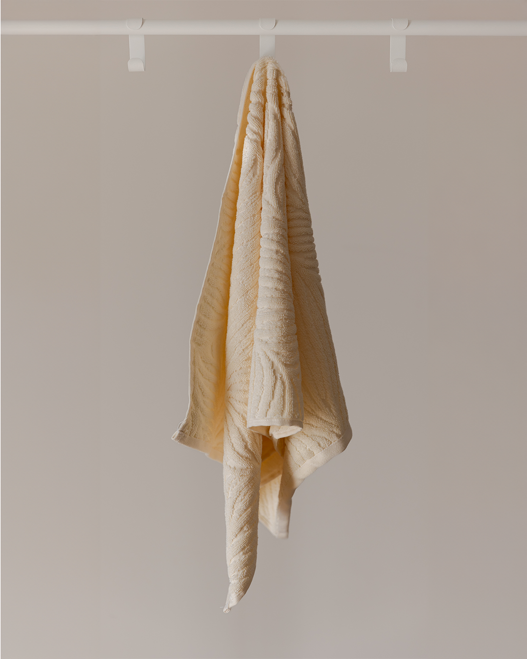 Vine Jacquard Towel 600GSM (Outlet)