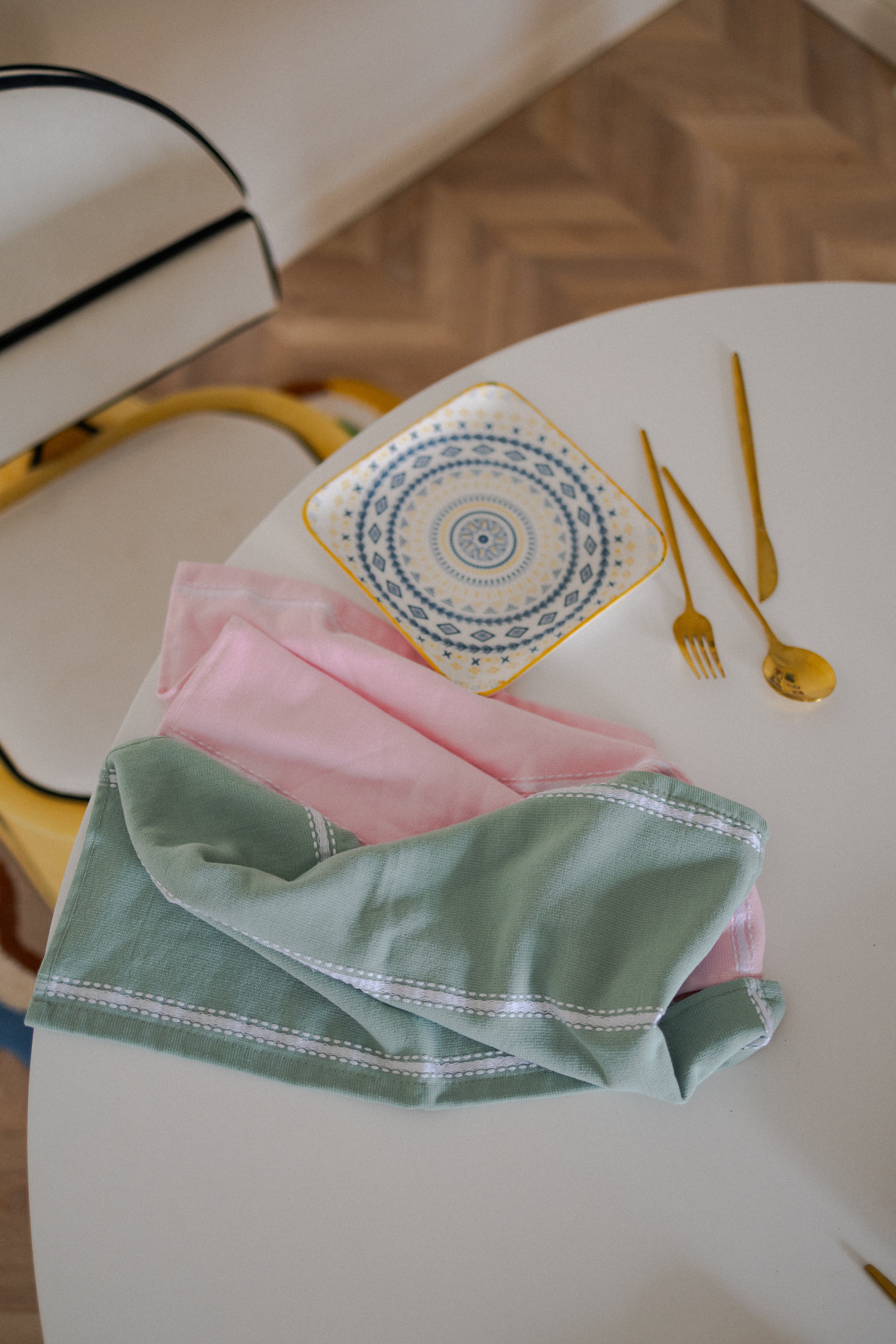 4 Olivia Kitchen Towels Set