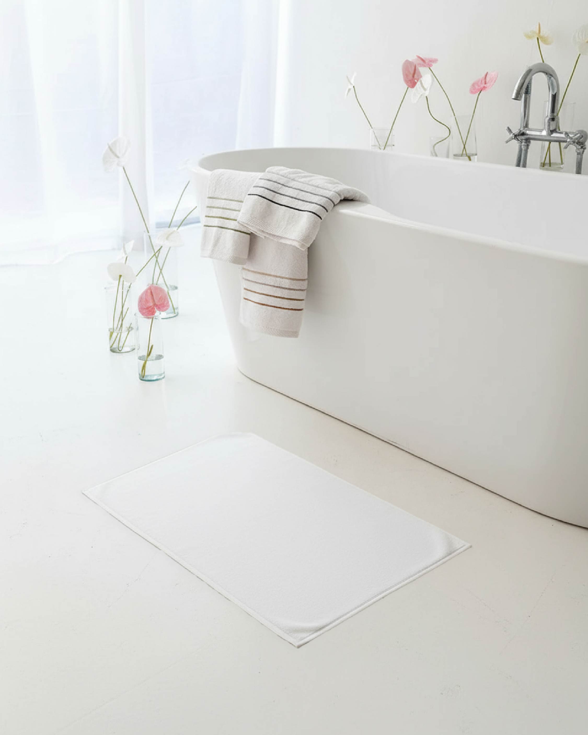 Plain Bath Mat 900 GSM