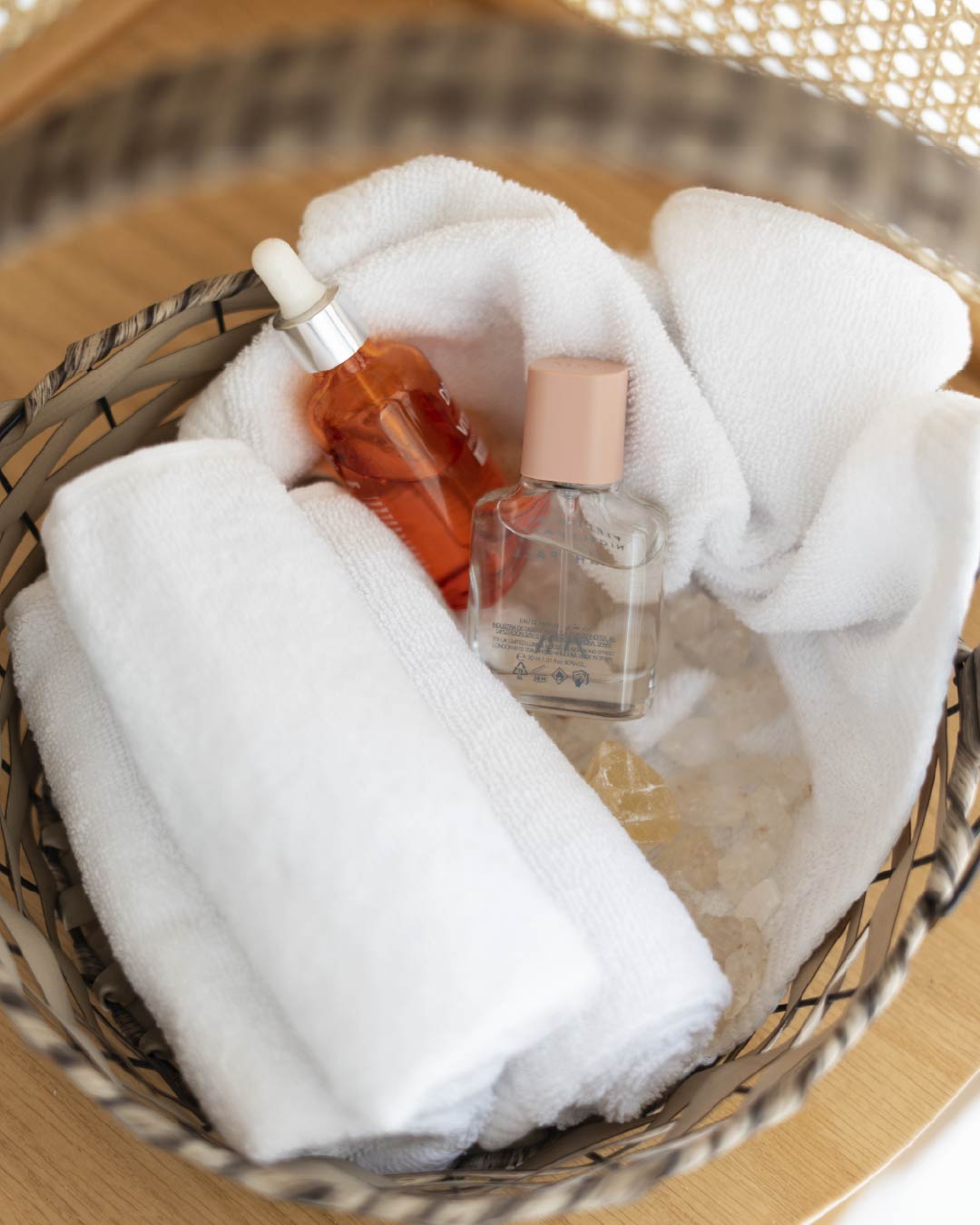 4 White Hand Towels Bundle