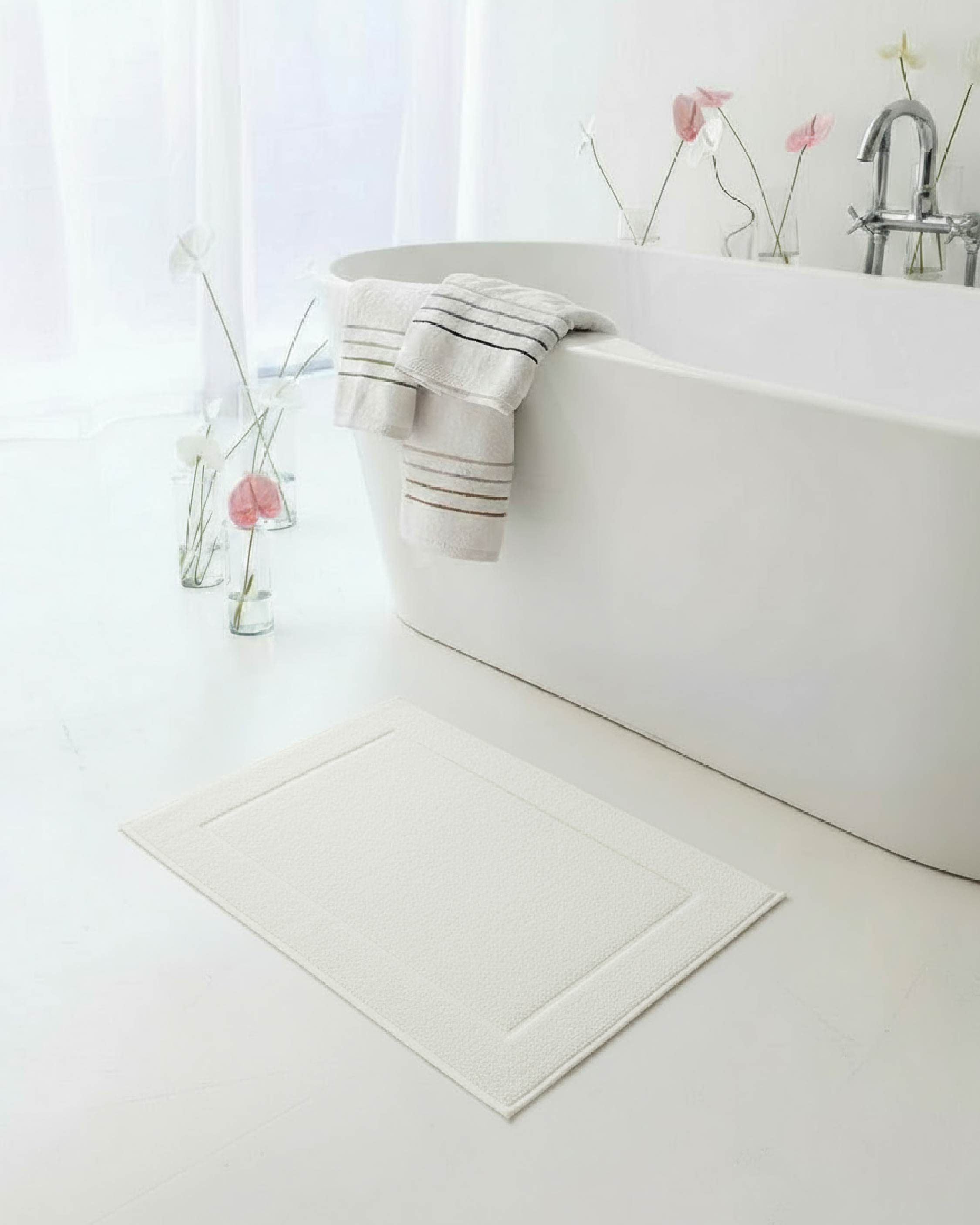 Single Border Bath Mat 900 GSM