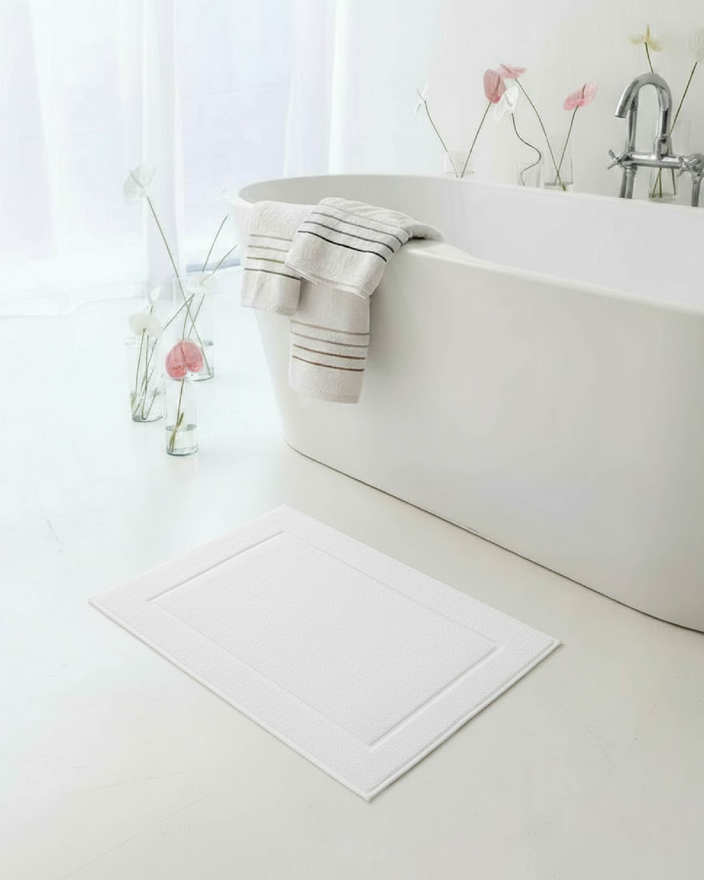 Single Border Bath Mat 900 GSM (Outlet)