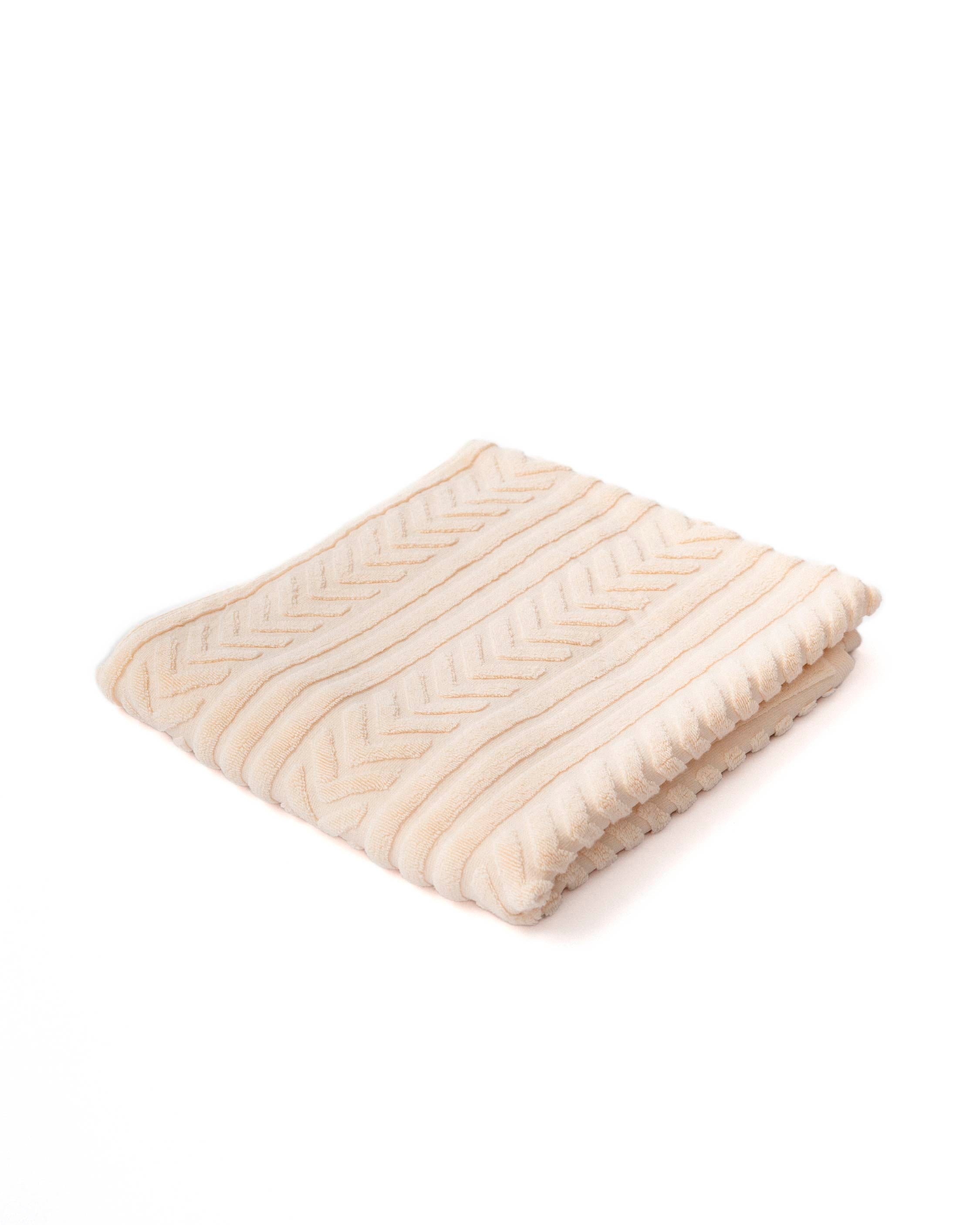 Streams Jacquard Towel 600 GSM (Outlet)