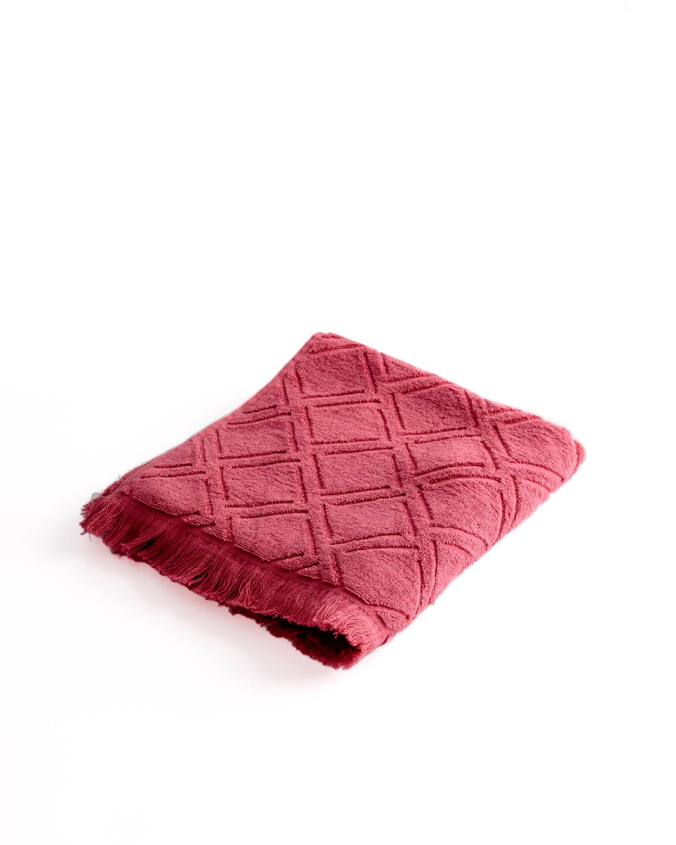 Delight Jacquard Towel 600GSM (Outlet)