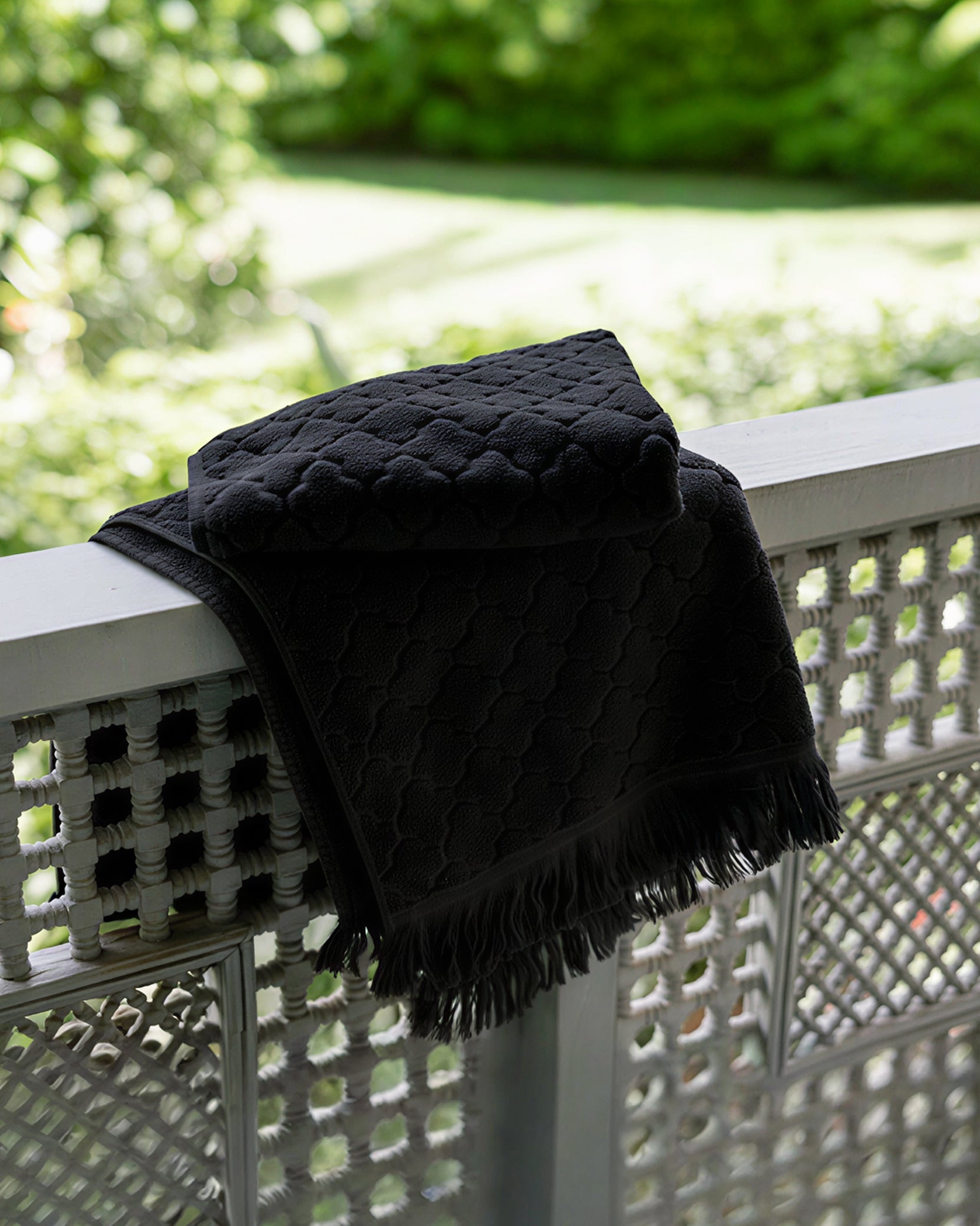 Trifle Jacquard Towel 600 GSM (Outlet)