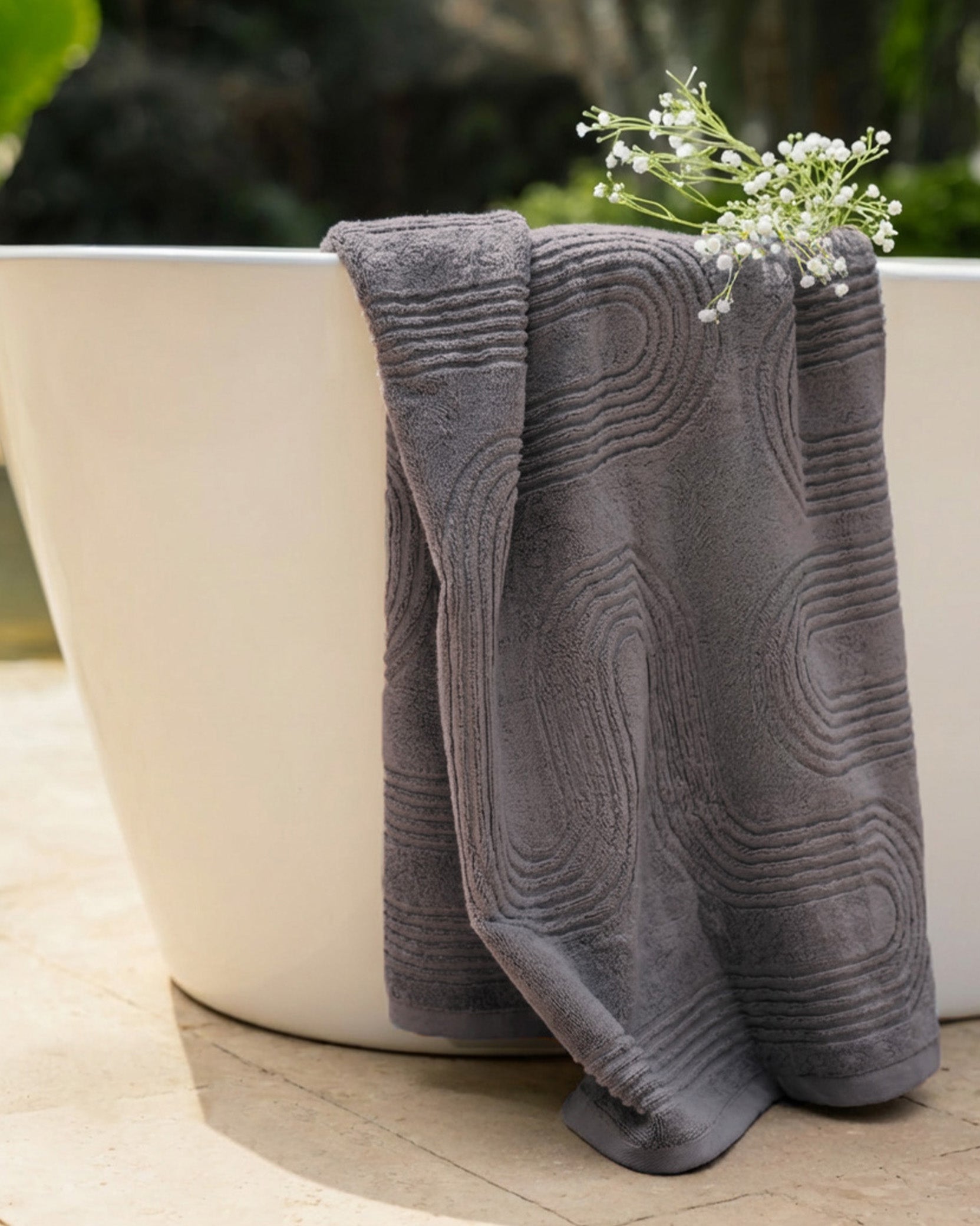 Zigzag Jacquard Towel 600 GSM (Outlet)