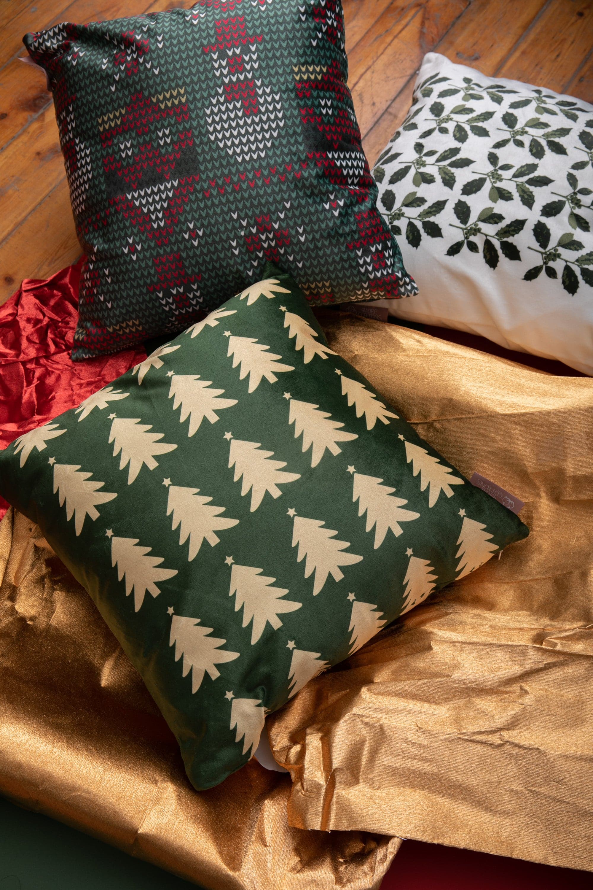 Season's Mistletoe Christmas Cushion